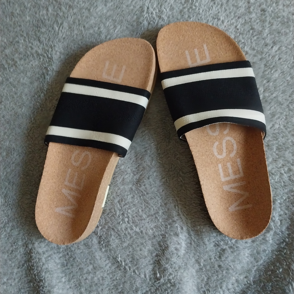 Stylish Black and White Women's Slide Sandals